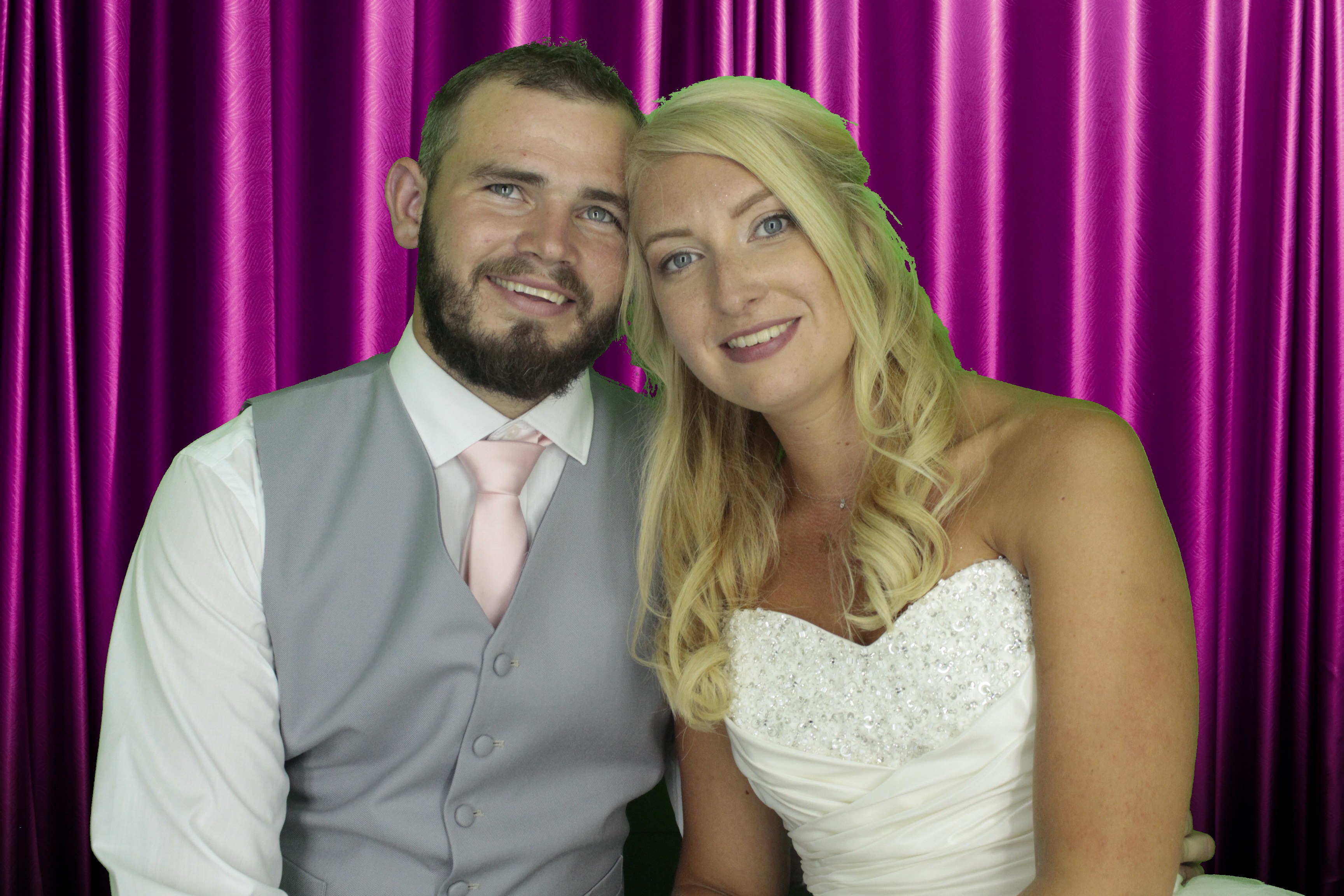 Nikki & Simon | View more photos from the event at gallery.myphotoboothexperience.co.uk/u/MyPhotoBoothExperienceLtd/Nikki-Simon